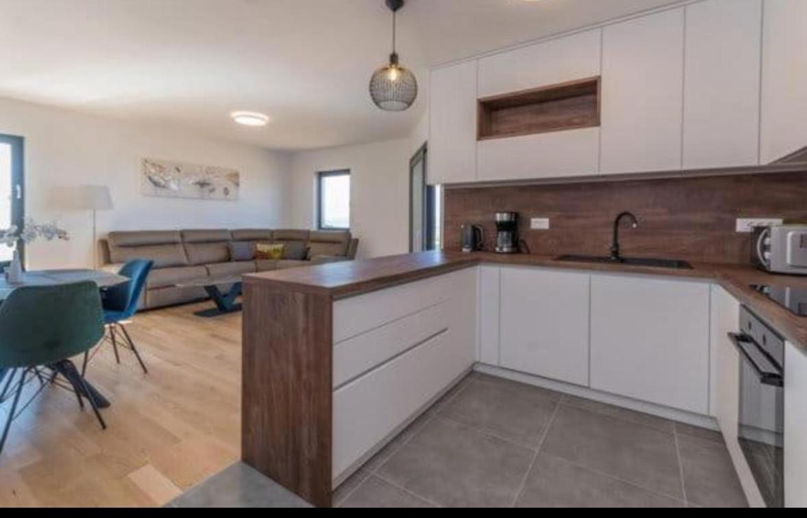 Dvj Apartments Biograd Na Moru Eksteriør billede